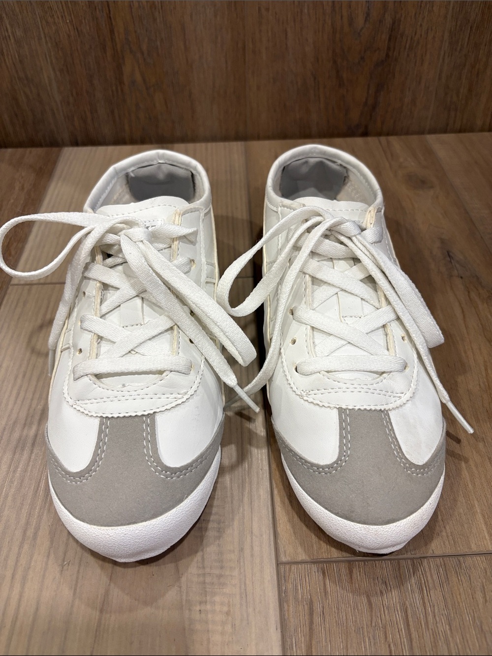 Onitsuka Tiger Mexico 66 White and Light Gray Casual Lace-Up Sneakers size 8.5